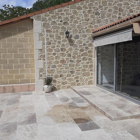 B&B Gite D'Ayran Saint-Quentin-la-Poterie Exterior photo