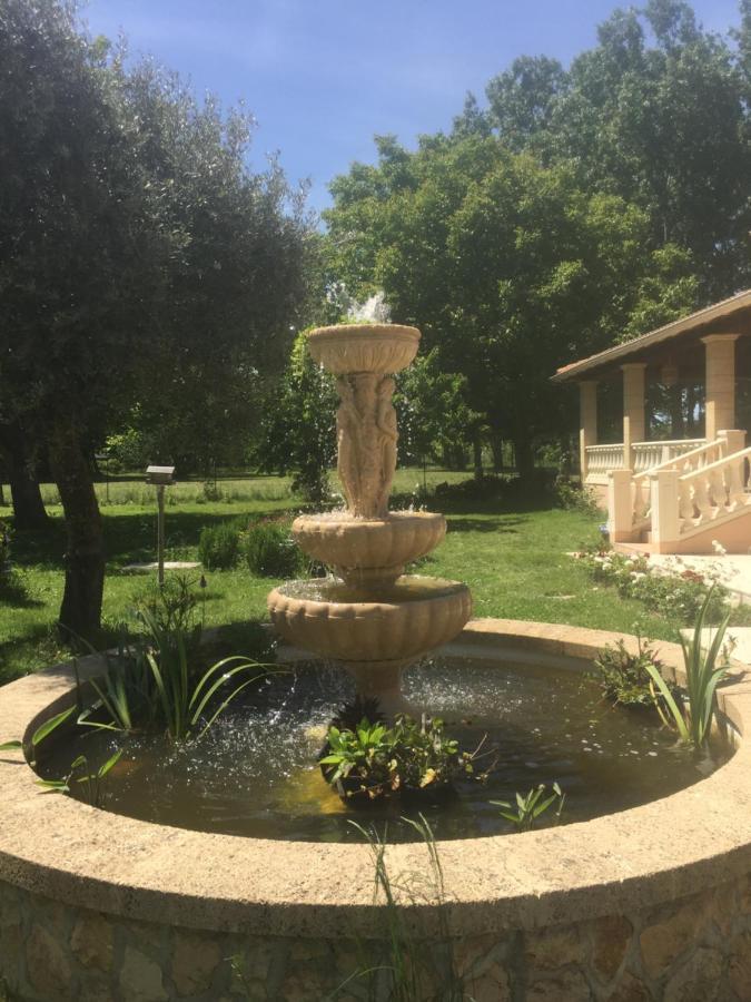 B&B Gite D'Ayran Saint-Quentin-la-Poterie Exterior photo